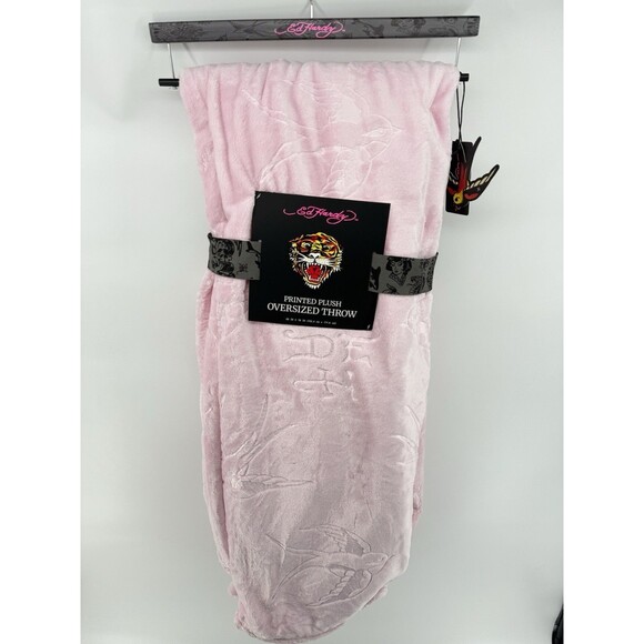 Ed Hardy Throw Blanket Pink 60”x70” - Picture 1 of 1